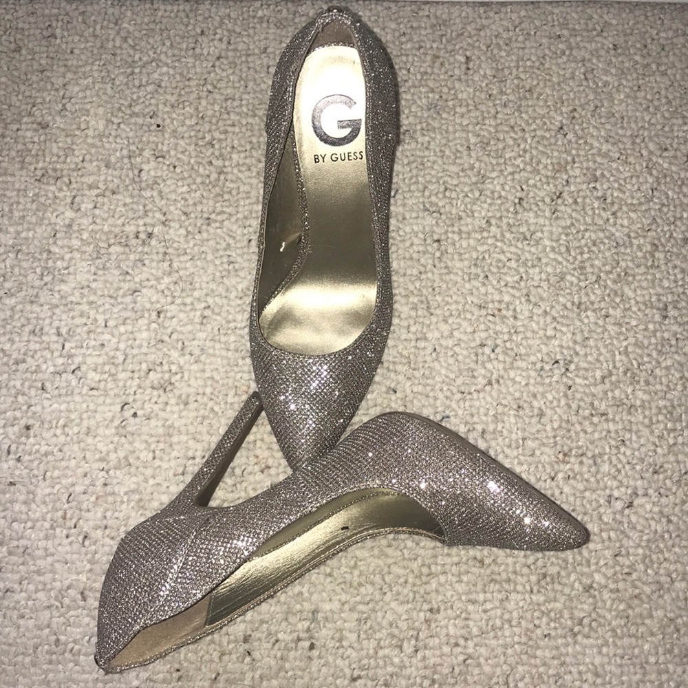 G by Guess silver sparkly pointy toe pumps!